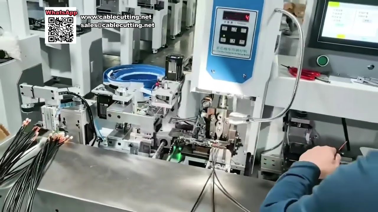1 de 3 Máquina de Decapagem, Crimpagem e Inserção de Cabos Redondos com Revestimento