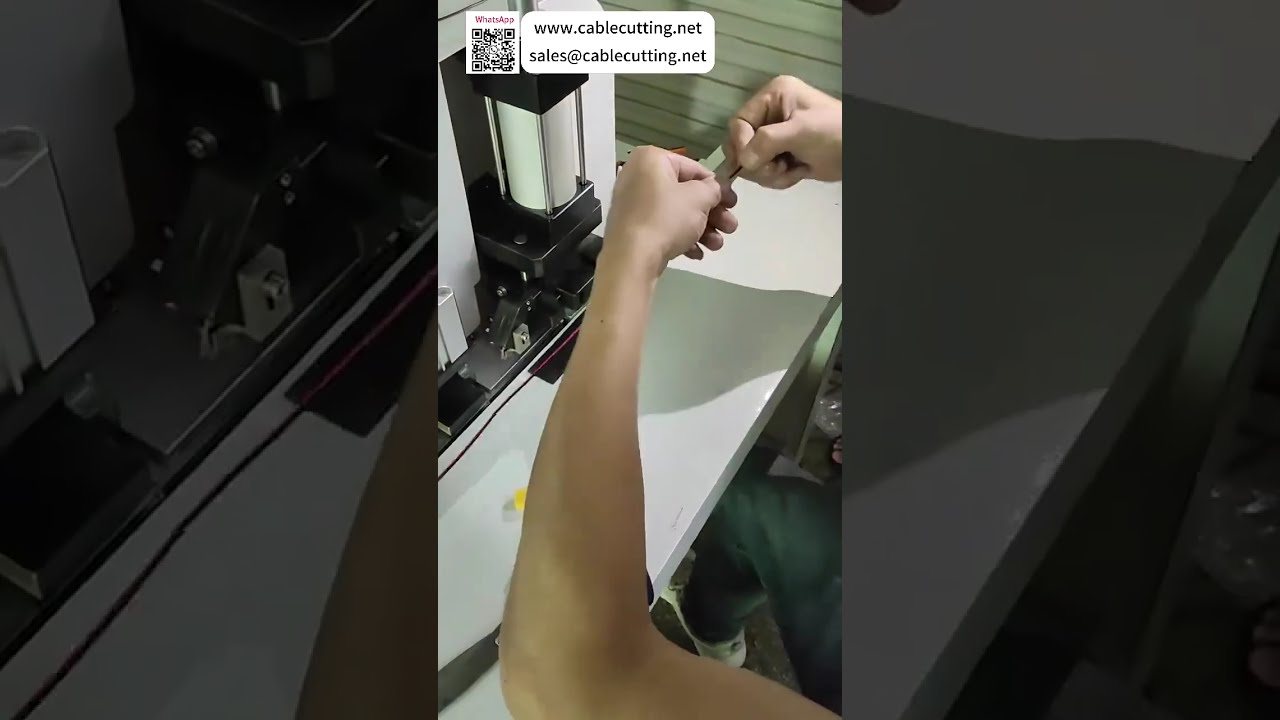 Multi Core Ribbon Cable Splitting Cutting and Stripping Machine For High Standard Output