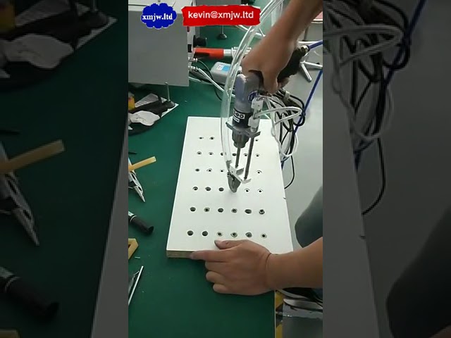 Käsikäyttöinen automaattinen ruuvinväännin puulle 35 mm ruuveille